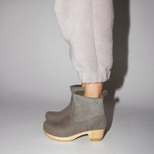 No. 6 5" Pull on Shearling Clog Boot on Mid Heel in Smoke Suede